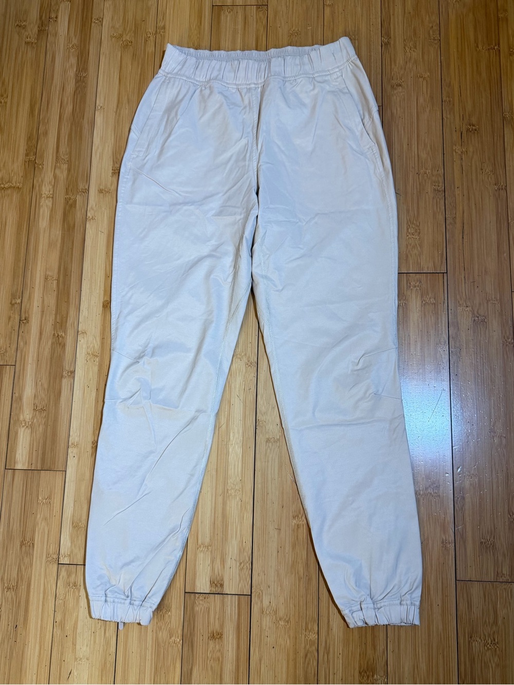 Lululemon Adapted State High-Rise Jogger *Short
Warm Ash Grey Size 4 - Picture 4 of 15
